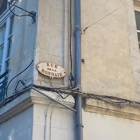 Lägenhet La Halte Des Arenes De De Charme Terracotta Nîmes