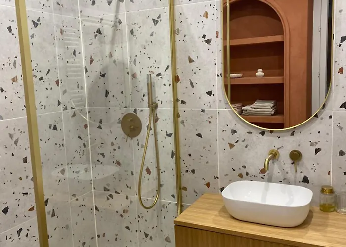 Appartement La Halte Des Arènes De De Charme Terracotta Nîmes