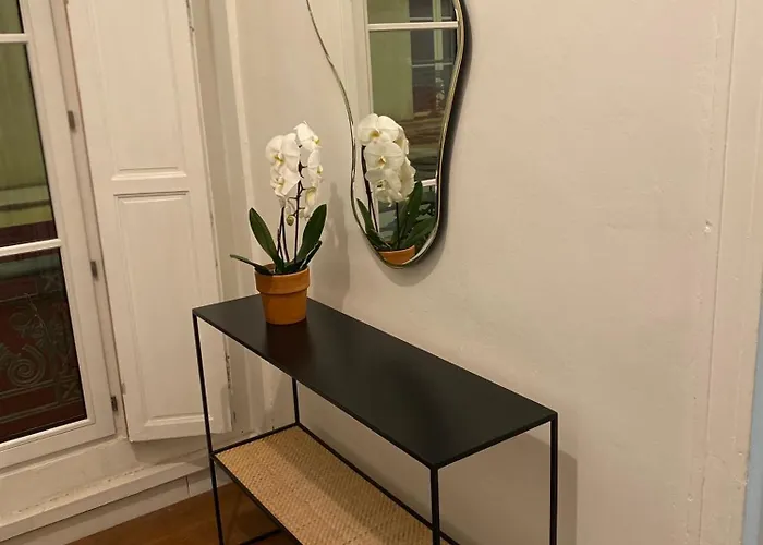 La Halte Des Arenes De De Charme Terracotta شقة