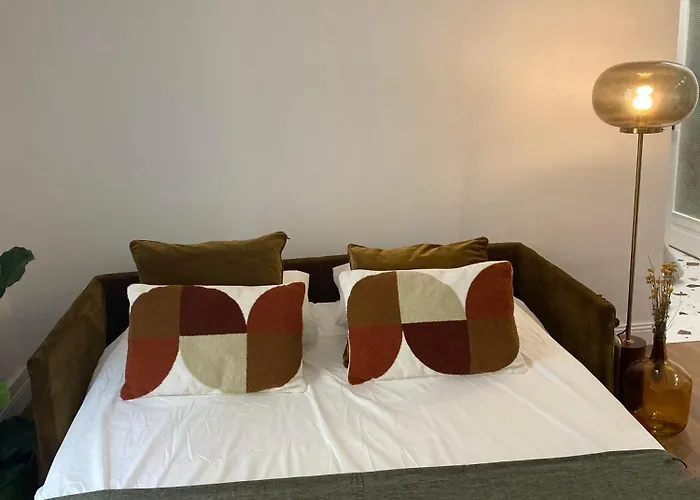 La Halte Des Arenes De De Charme Terracotta * ニーム